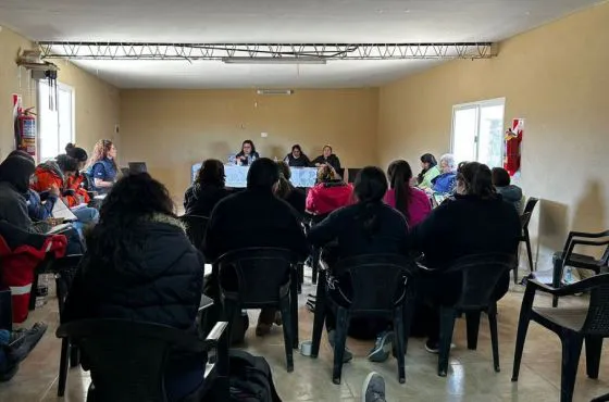 92681-el-gobierno-participo-en-una-nueva-mesa-de-trabajo-social-en-estacion-salar-de-pocitos