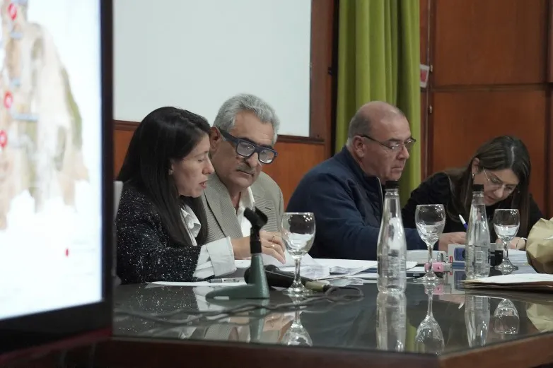 4de0cc3245bf38b1bf2ea58a1d2bbc8f_L