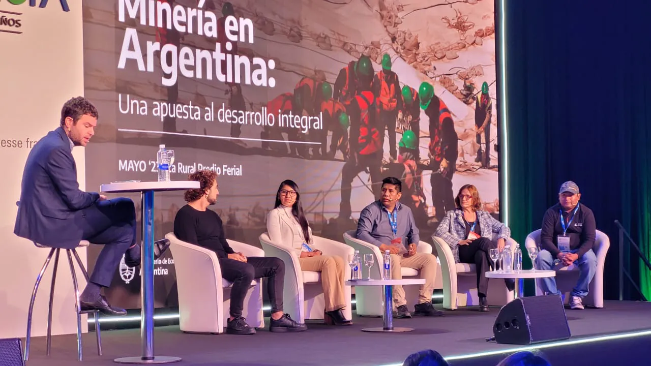 ff215867-e692-4dcc-b31c-2fe25201a67b