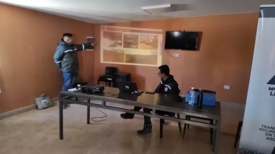 101606-la-secretaria-de-mineria-y-energia-superviso-la-reunion-informativa-sobre-el-proyecto-providencia-en-estacion-salar-de-pocitos