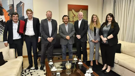 101664-el-gobernador-saenz-se-reunio-con-directivos-de-la-minera-eramine-sudamerica