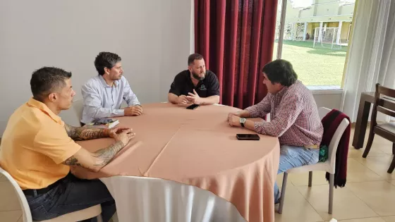 98761-en-tartagal-el-ministro-de-los-rios-realizo-gestiones-vinculadas-a-la-produccion-hidrocarburifera