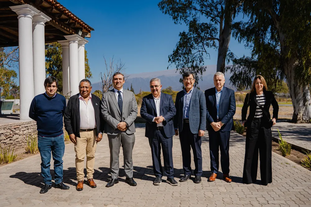 empresas_mineras_con_el_gobernador