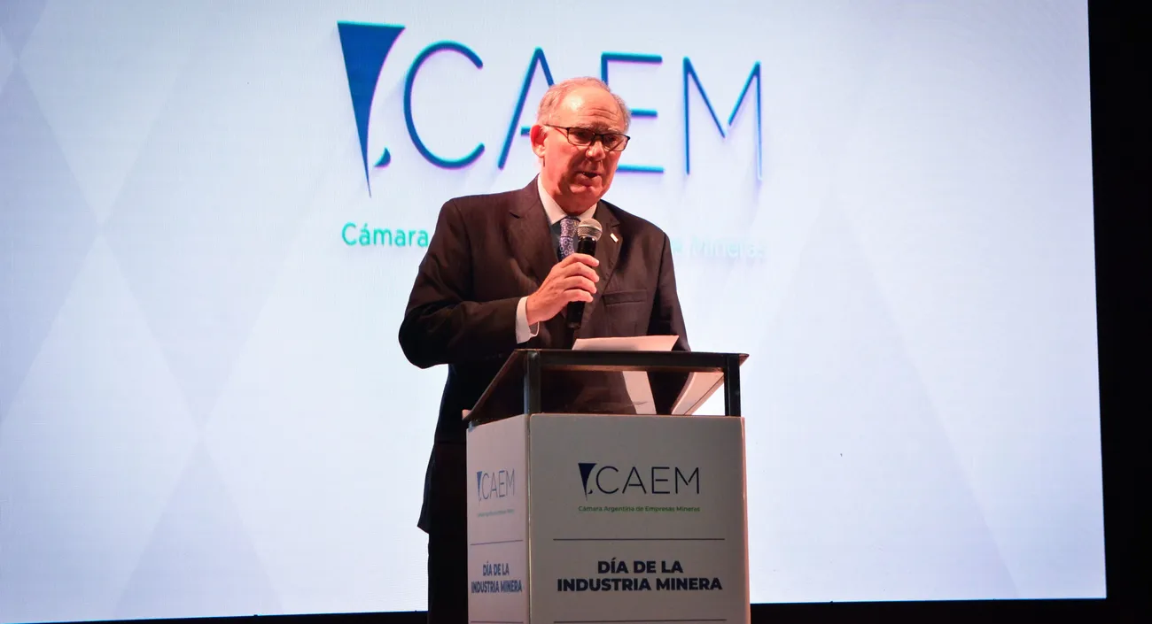 Lucero-Dia-Mineria-scaled