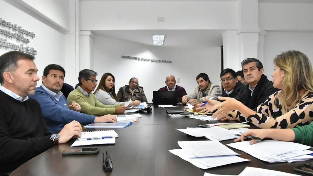 96349-gobierno-proyecta-un-plan-de-72-obras-con-la-inversion-de-mas-de-17-mil-millones-para-la-puna-saltenia