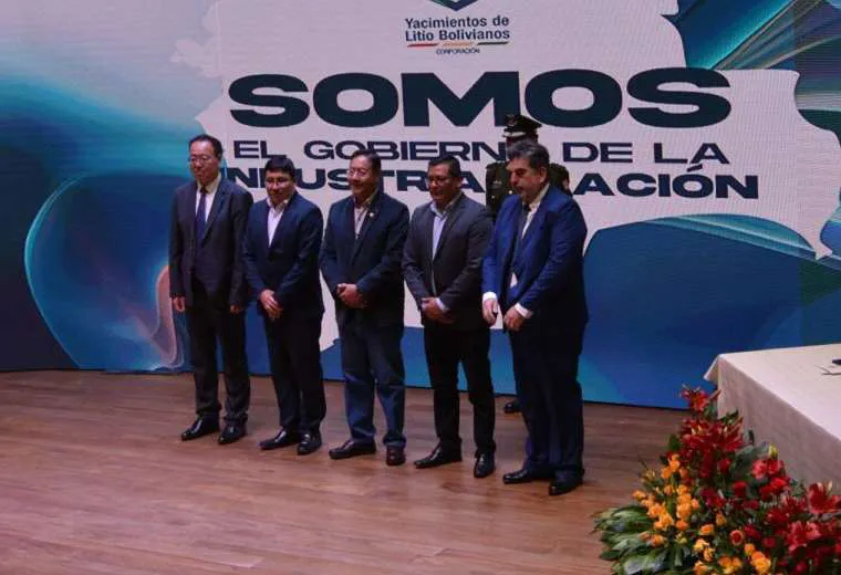 los-convenios-fueron-suscritos-en-la-casa-grande-del-pueblo