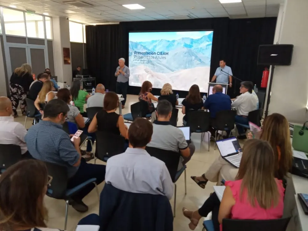 99395438da42d818518716cb1bdc9e5f_XL