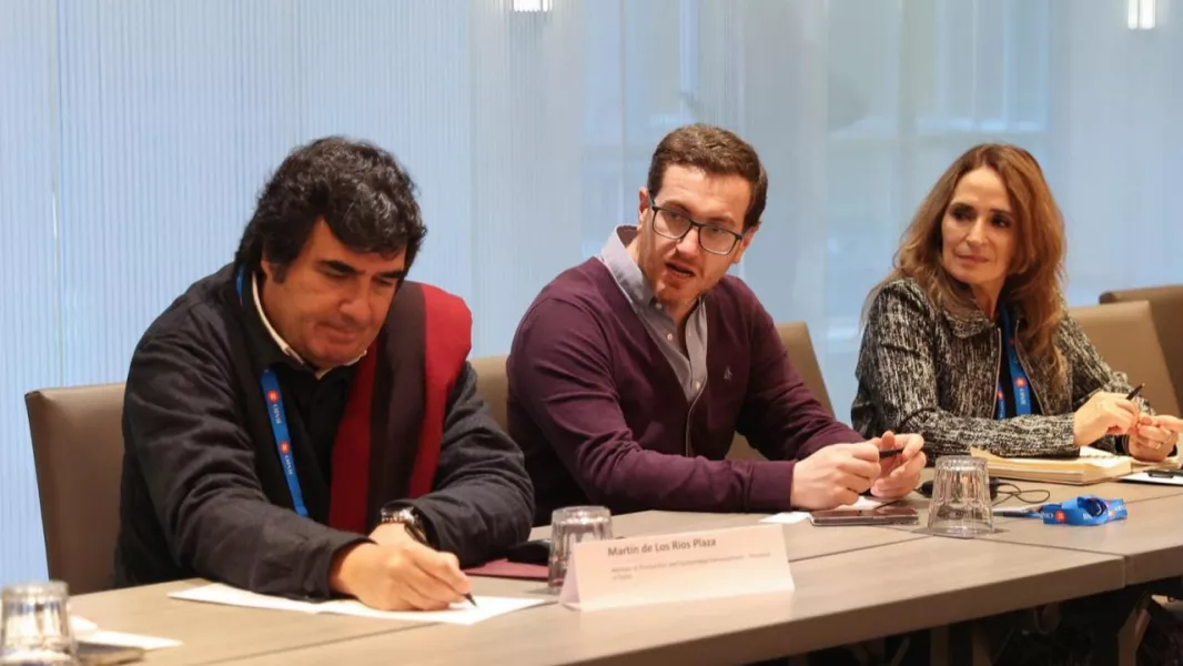 10853-salta-impulsa-alianzas-estrategicas-y-consolida-su-liderazgo-minero-en-pdac-2025