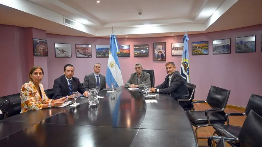 156a9f1f0ab3ea6fa5b19031e3e472aa_XL