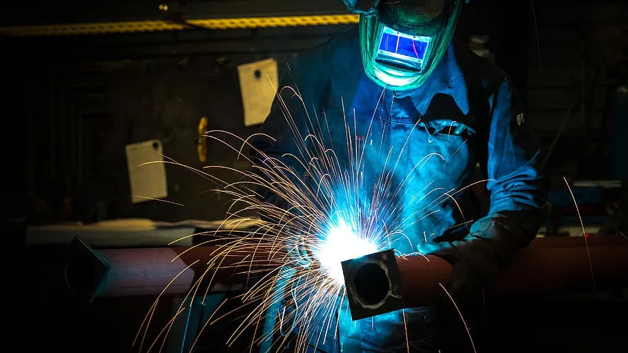 welder-flame-technology-metal-work