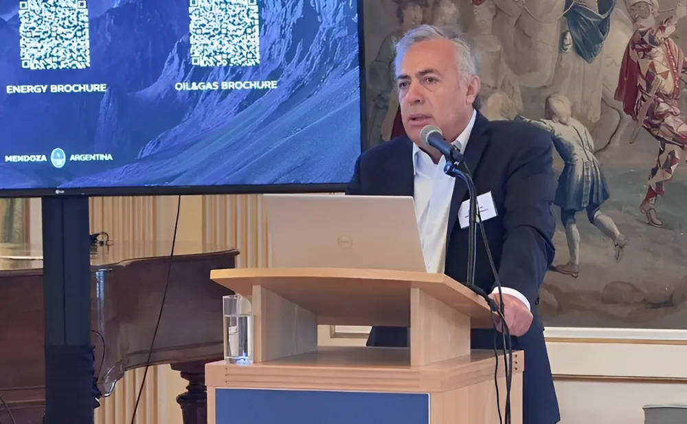 alfredo-cornejo-londres-1jpg