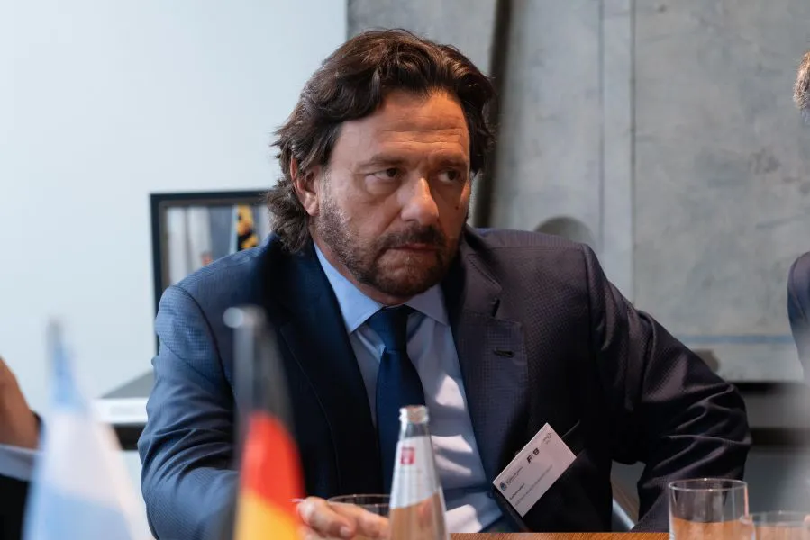 10813-saenz-en-berlin-salta-es-un-destino-preferencial-en-materia-de-inversiones-de-litio-y-cobre