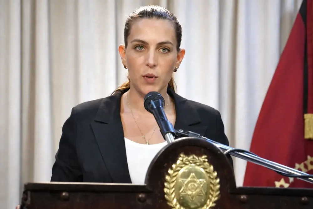 Paula Benavides