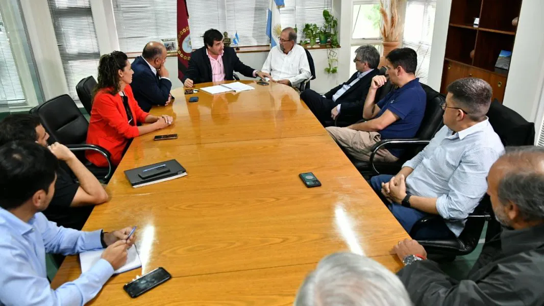 11649-funcionarios-provinciales-se-reunieron-con-el-nuevo-presidente-de-trenes-argentinos-cargas