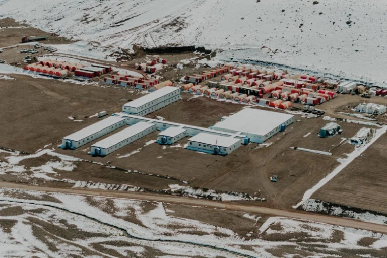 5b6502a94e124a74220b812d35db1770_L