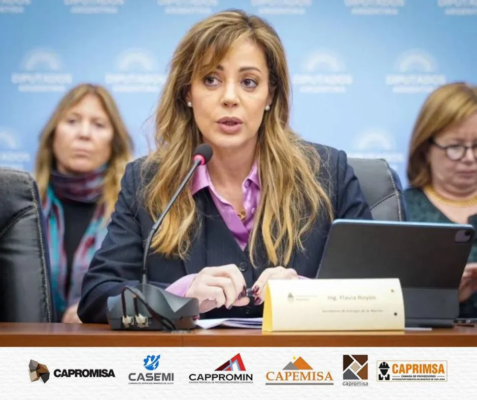 Moderno Foto Eventos y Educación Publicación de Facebook