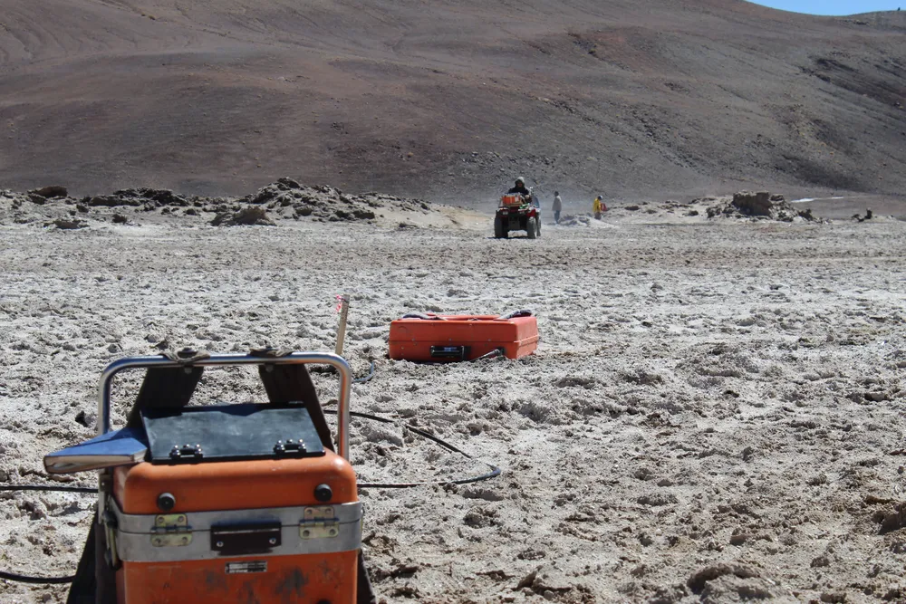 La geofísica TEM se utiliza para delinear los acuíferos antes de la perforación