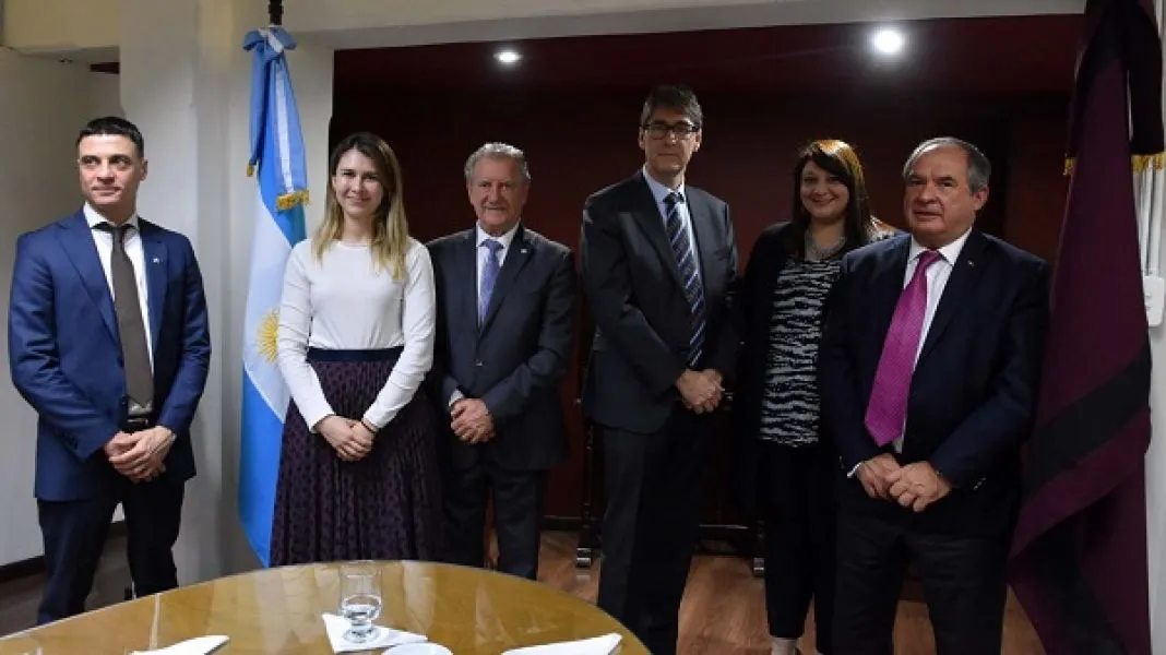 91159-embajador-de-australia-en-salta-promueven-las-exportaciones-de-productos-saltenios-y-el-intercambio-de-la-experiencia-en-mineria