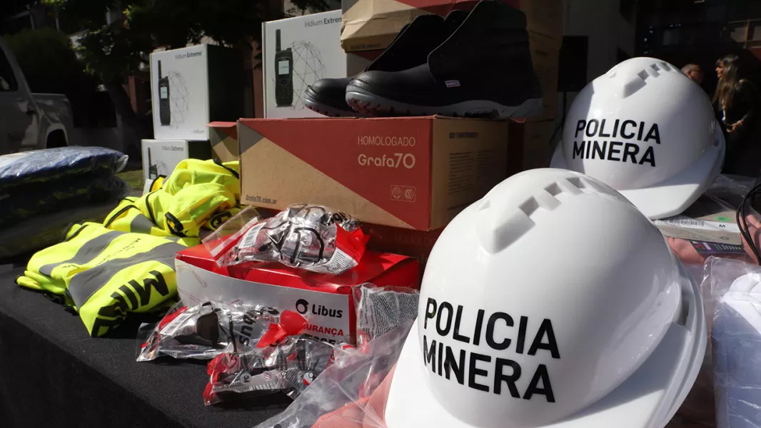 14620-con-vehiculos-y-equipamiento-el-gobernador-saenz-asegura-una-mineria-responsable-y-transparente-en-salta