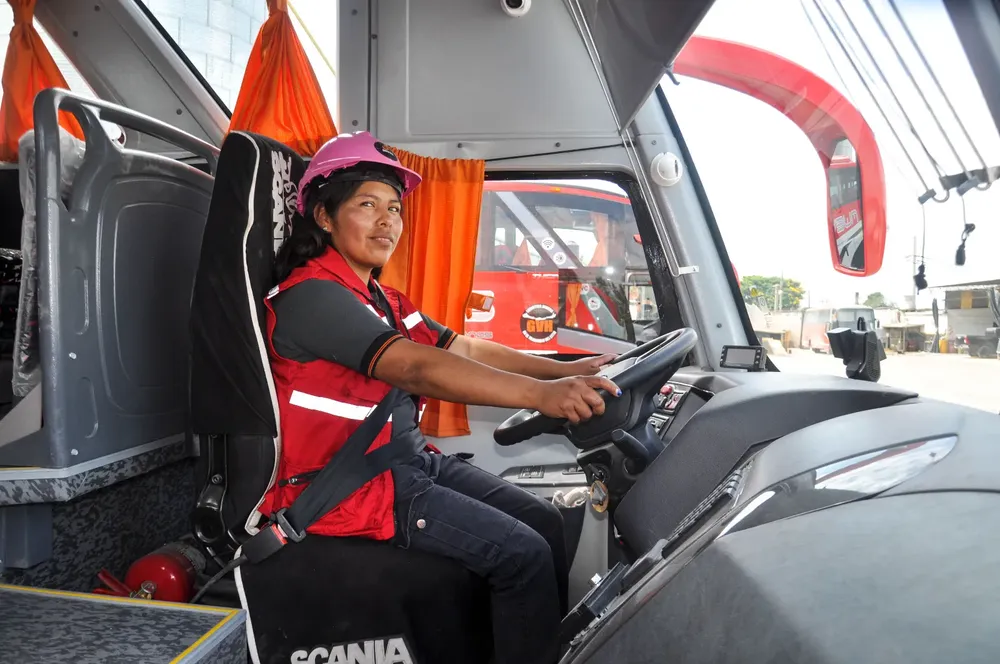 e16980c0-a5f3-4bea-ab78-c4688a0a51e1