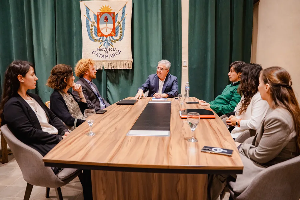 reunion_con_minera_eiti