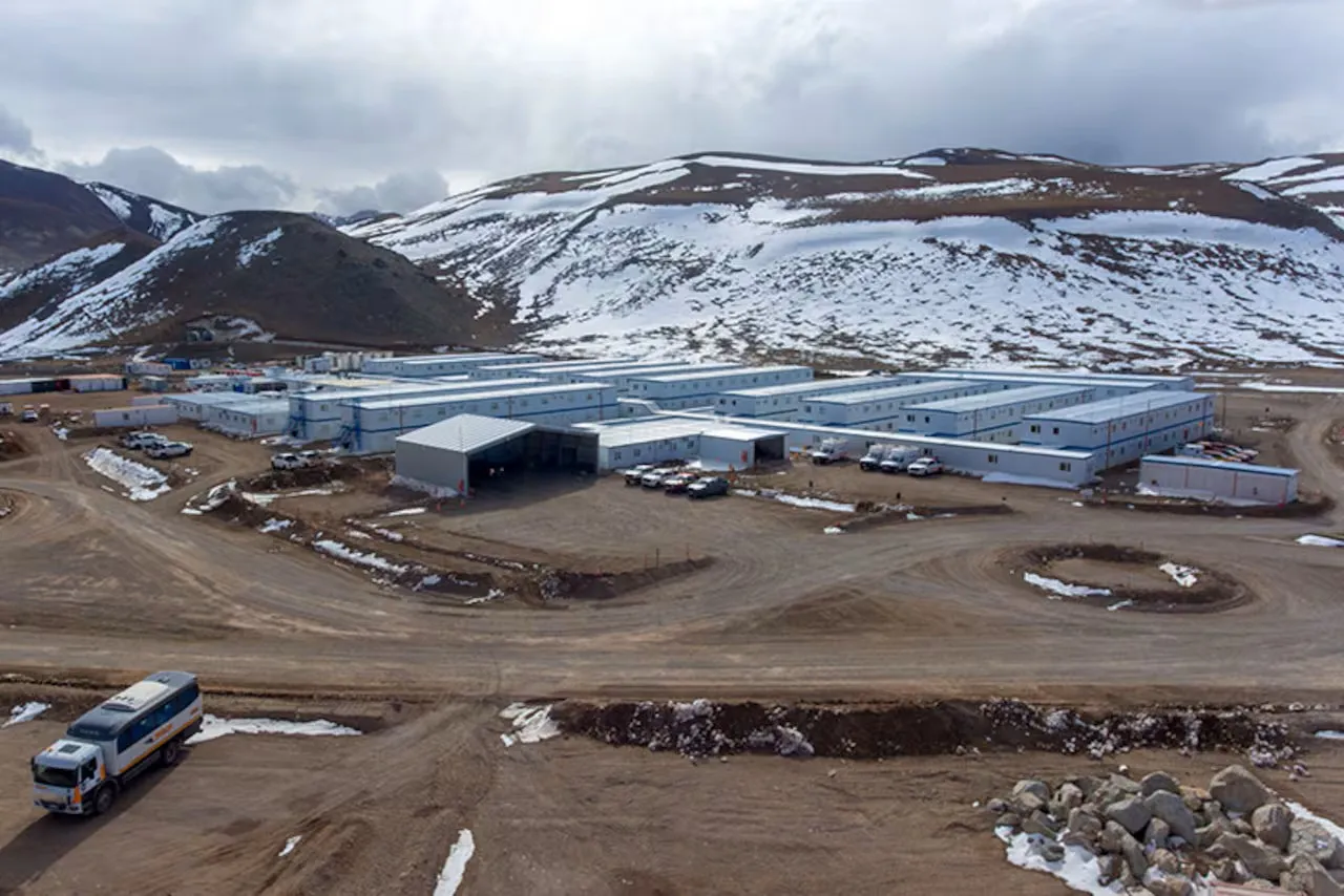 a-fondo-mina-de-ISLLZYXGYREPTIK27436NU2EZA