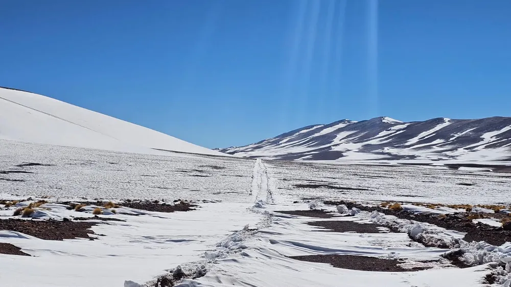 Un sector de la Ruta Provincial N° 43, que conecta Villa Antofagasta de la Sierra con el Salar del Hombre Muerto, permanece intransitable.