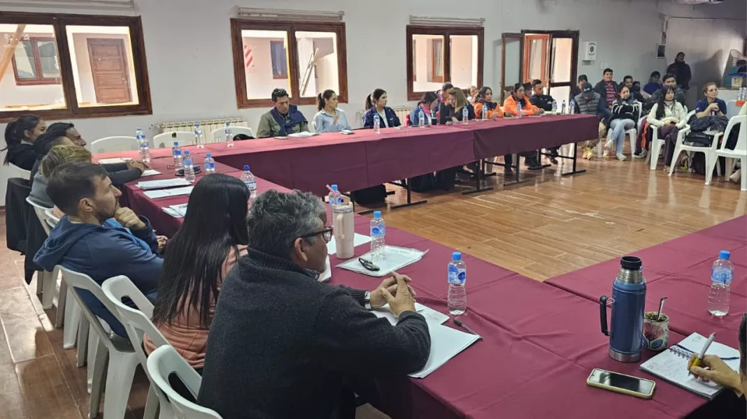 17018-tolar-grande-se-desarrollo-una-nueva-reunion-de-la-mesa-de-trabajo-social-minero