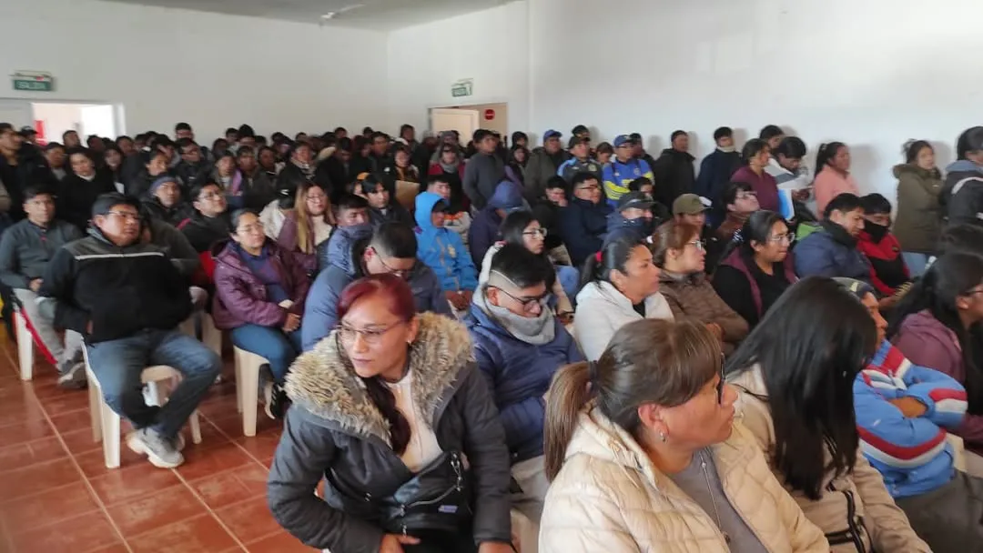 Gran participación en la Jornada de Empleabilidad y Proveedores Mineros en San Antonio de los Cobres ⛰️🤝🚐 Llegamos a San Antonio de los Cobres para desarrollar la Jornada de Empleabilidad y Proveedores Mineros, organiza-1