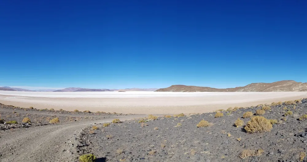 Hombre-Muerto-Looking-East-4-Poster-