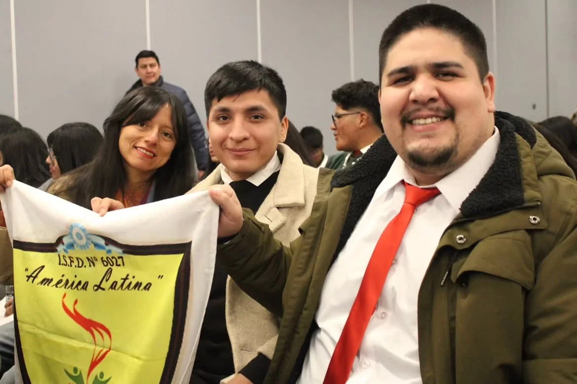 Alumnos de distintas partes de la provincia participaron del evento de Ganfeng.