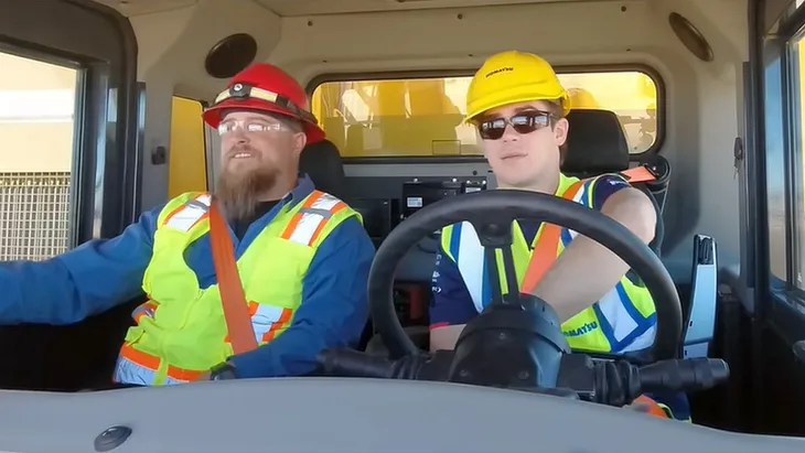 franco-colapinto-mineria-camion-2jpg