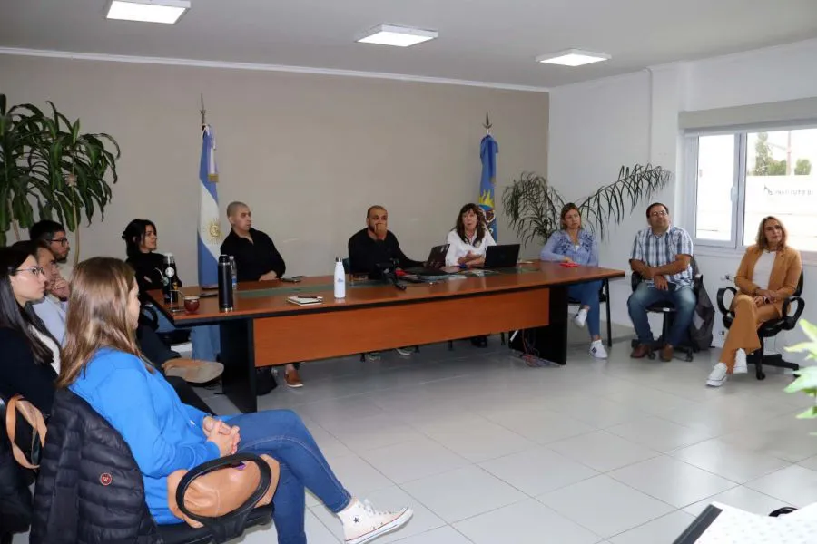 c0a48a7bc581d40e23cf2de588bc13a3_XL