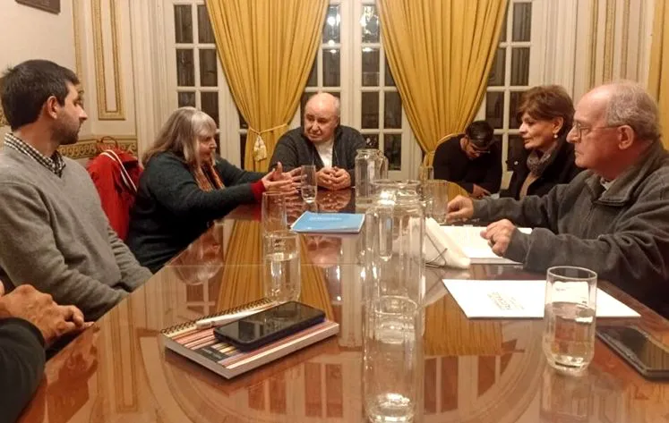 Reunión entre funcionarios y la iglesia para abordar el tema minero