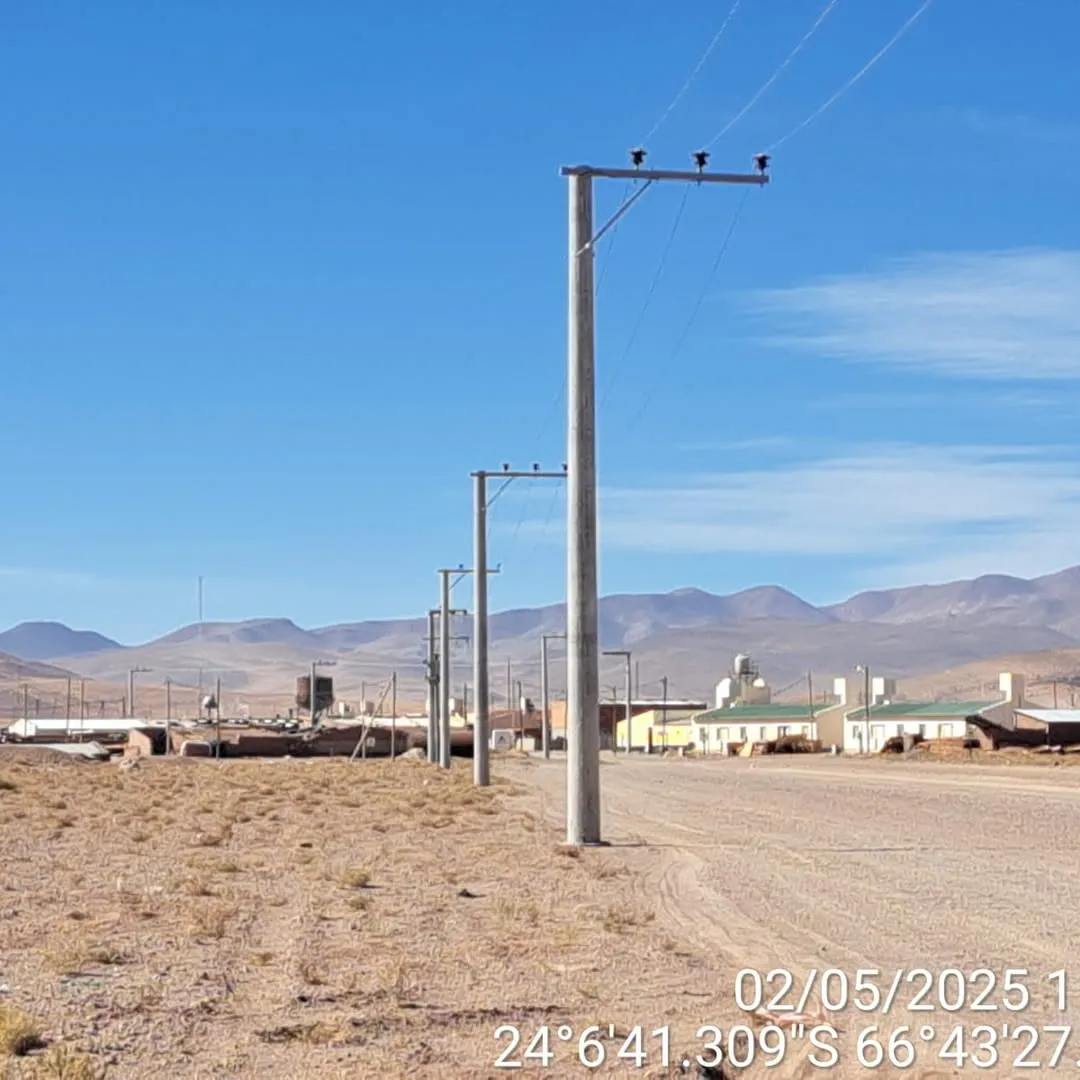 ¡Avanza la electrificación de la Puna salteña! Estamos a pasos de conectar Olacapato al Sistema Argentino de Interconexión (SADI) . Este proyecto, ejecutado por EDESA, incluye- 400 metros de línea subterránea. 2200 metros-2