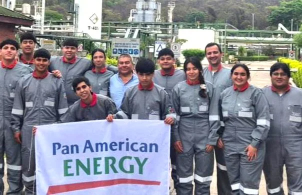 estudiantes_pan_american_energy