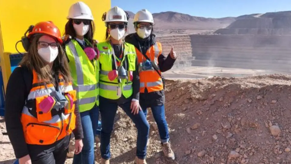 mujeres-mineria-medium-size