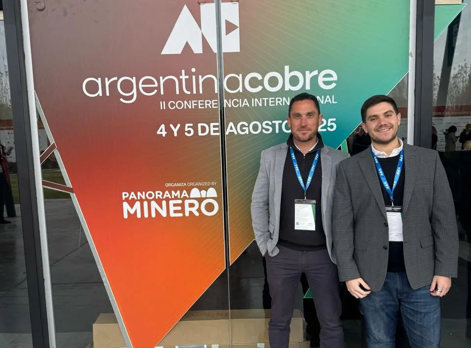 Julián Alonso, Gerente Comercial de Consultrucks y Agustín Osuna