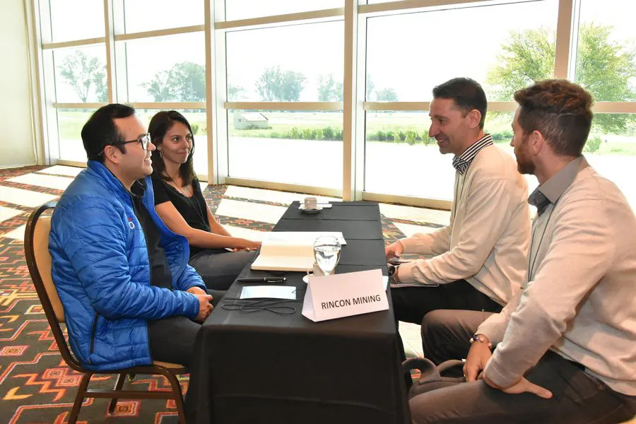 7037-con-el-eje-puesto-en-el-desarrollo-la-cadena-de-valor-minera-el-gobierno-celebro-el-dia-de-la-mineria