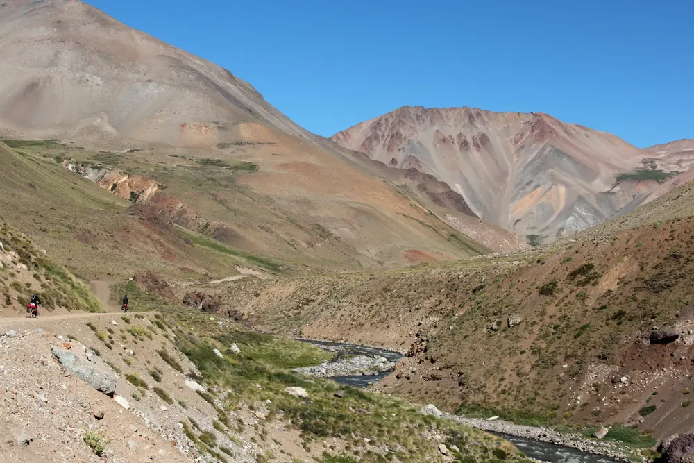 CORDON-DEL-CURA-AL-FONDO