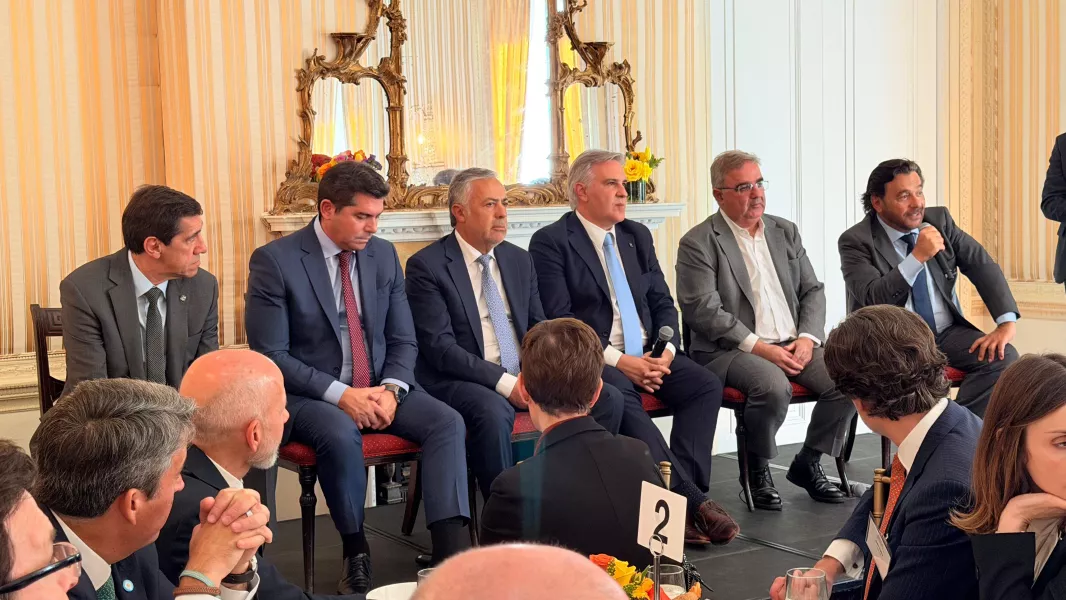 Sáenz participó en el Council of the Americas de un encuentro con líderes empresariales e inversores.