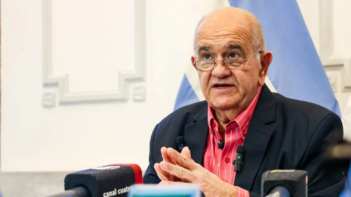  secretario de Comunicación y Gobierno Abierto, Alberto Siufi, durante una conferencia de prensa 
