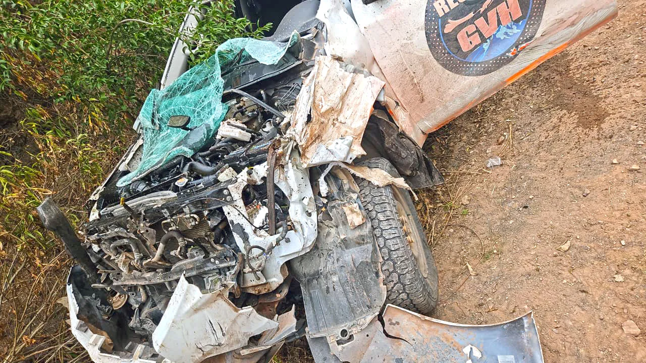 Así quedó la trompa de la camioneta después del siniestro.