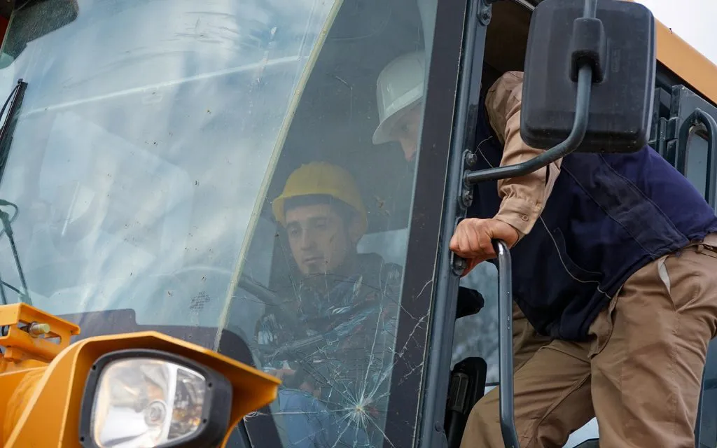 Exitosa-convocatoria-al-curso-de-Operador-de-Maquinas-Viales-4-1024x640