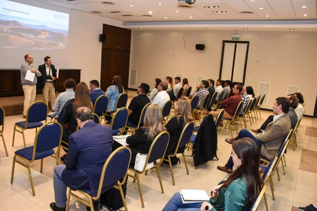 21303-mineras-plantearon-la-hoja-de-ruta-de-sus-inversiones-en-salta-1024x683