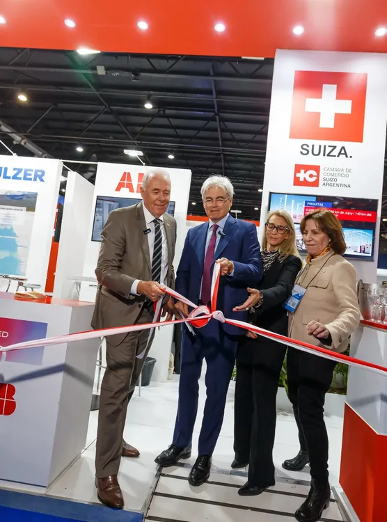 Embajador de Suiza en Argentina y autoridades de la CC Suizo Arg