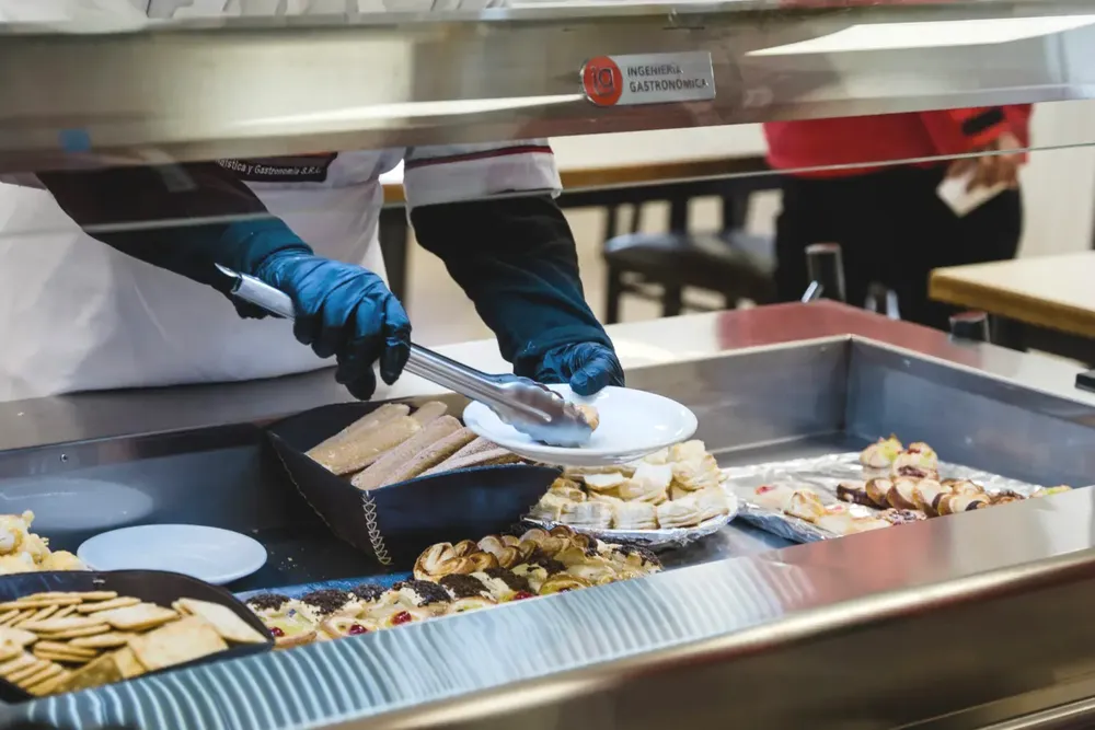 Licitacion-Comida-y-Hoteleria_OK-1536x1024
